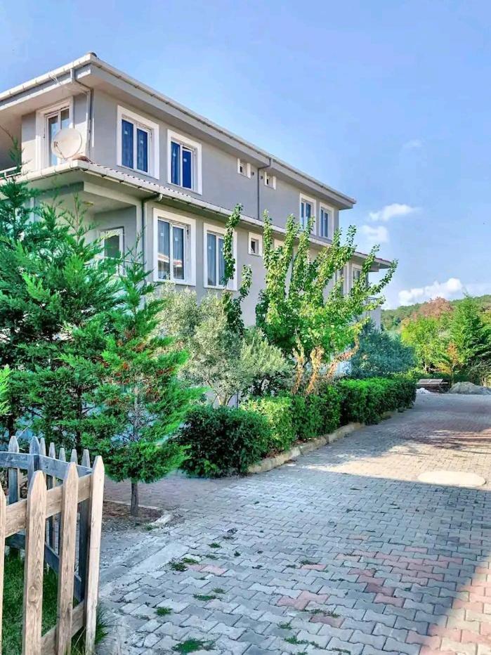 Orman Villa Hotel Is 6 Minutes From The Airport Arnavutkoy 외부 사진